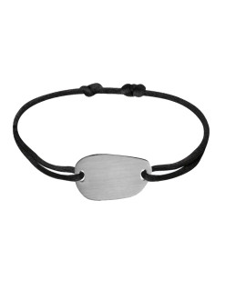 Les Empreintes : bracelet galet carré en argent sur cordon