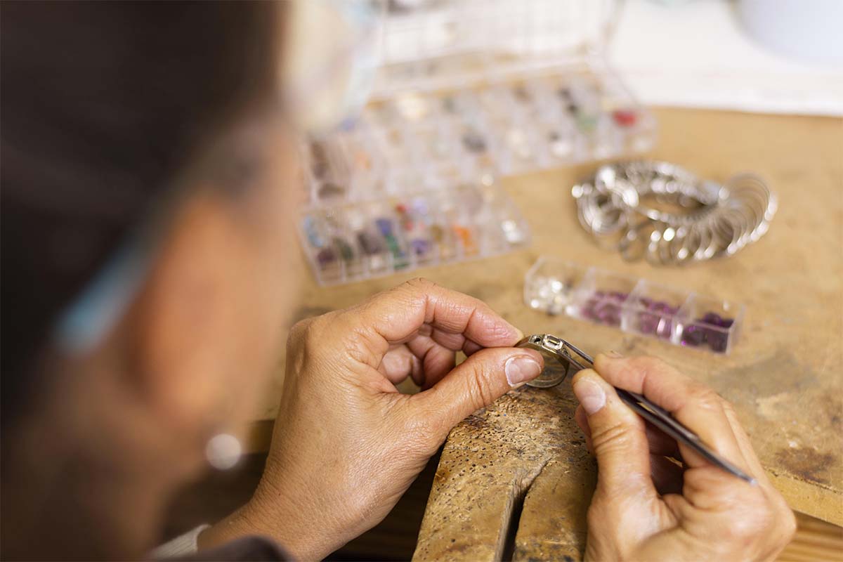 travail verre bijoux